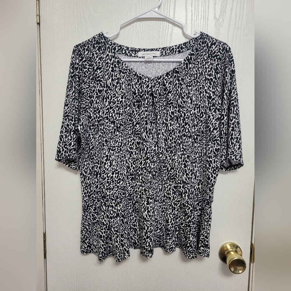Liz Claiborne Black and White Leopard Print Blouse